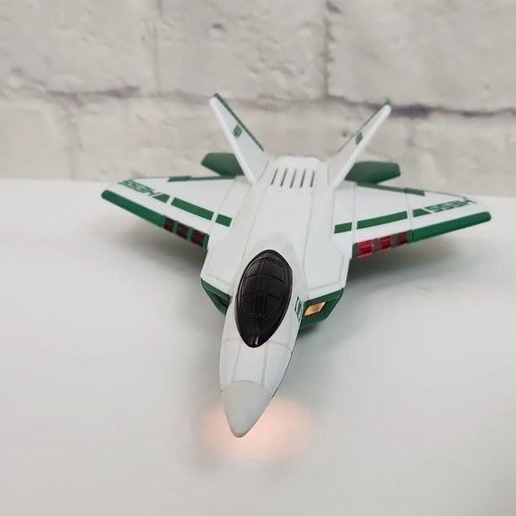 Hess Toy Truck and Jet Collectible 2010 - Picture 7 of 17